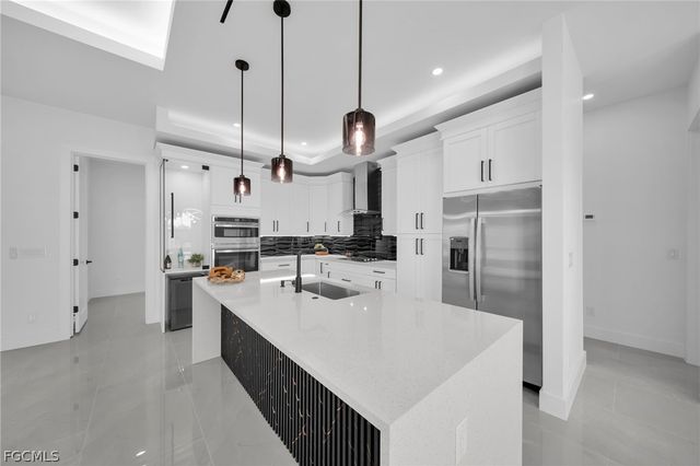 100 Denis AVE N, Lehigh Acres, FL 33971