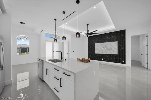 100 Denis AVE N, Lehigh Acres, FL 33971