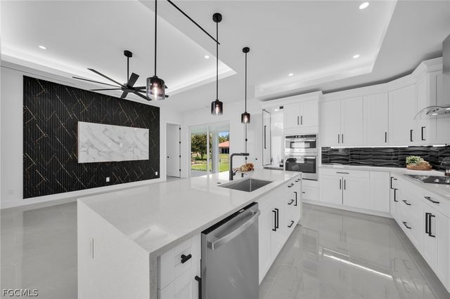 100 Denis AVE N, Lehigh Acres, FL 33971