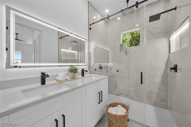 100 Denis AVE N, Lehigh Acres, FL 33971