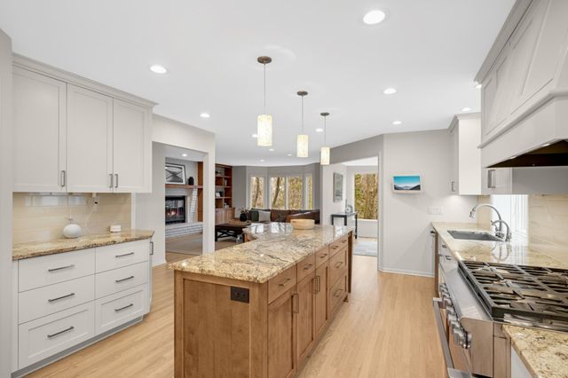 5847 Long Brake Trail, Edina, MN 55439
