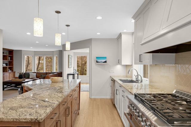 5847 Long Brake Trail, Edina, MN 55439