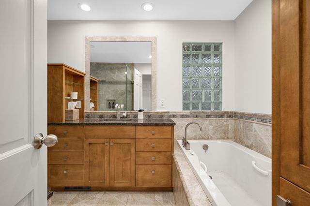 5847 Long Brake Trail, Edina, MN 55439