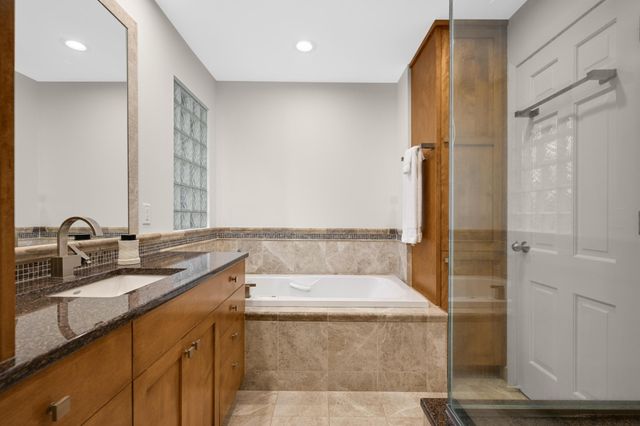5847 Long Brake Trail, Edina, MN 55439