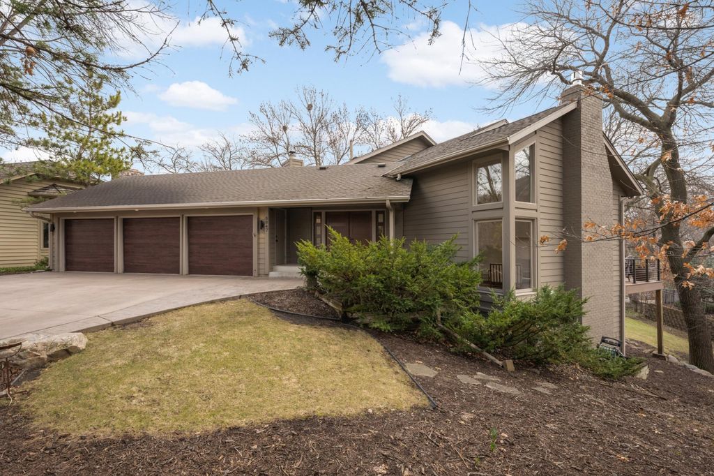 5847 Long Brake Trail, Edina, MN 55439