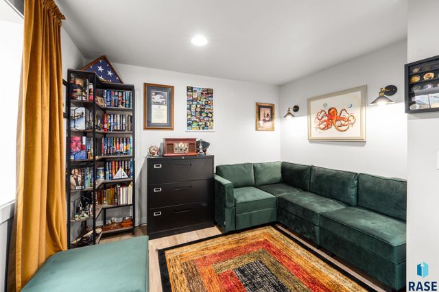 703 S Rosewood Dr Drive, Harrisburg, SD 57032