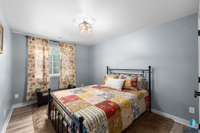 703 S Rosewood Dr Drive, Harrisburg, SD 57032
