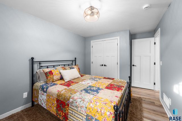 703 S Rosewood Dr Drive, Harrisburg, SD 57032