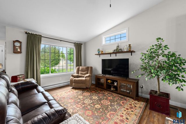 703 S Rosewood Dr Drive, Harrisburg, SD 57032