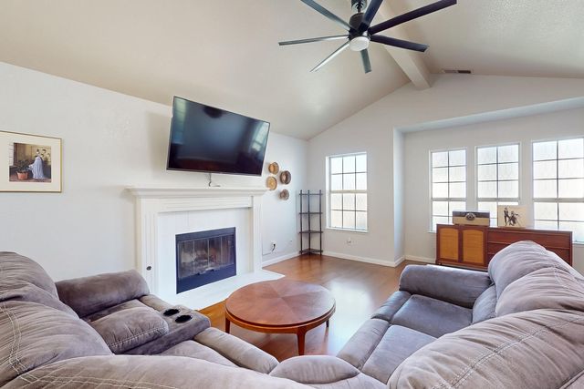1098 Gilliland Dr, Yuba City, CA 95991