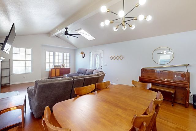 1098 Gilliland Dr, Yuba City, CA 95991