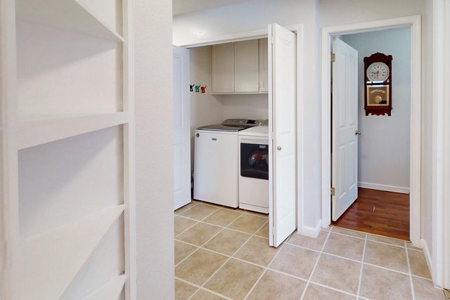 1098 Gilliland Dr, Yuba City, CA 95991