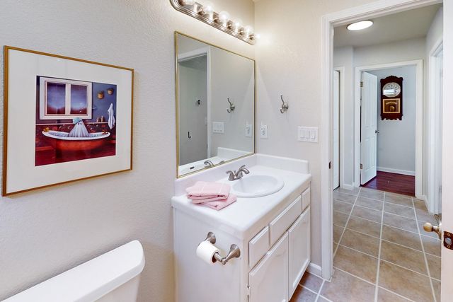 1098 Gilliland Dr, Yuba City, CA 95991