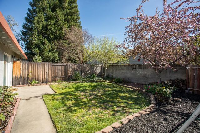 1098 Gilliland Dr, Yuba City, CA 95991