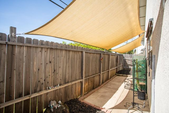 1098 Gilliland Dr, Yuba City, CA 95991