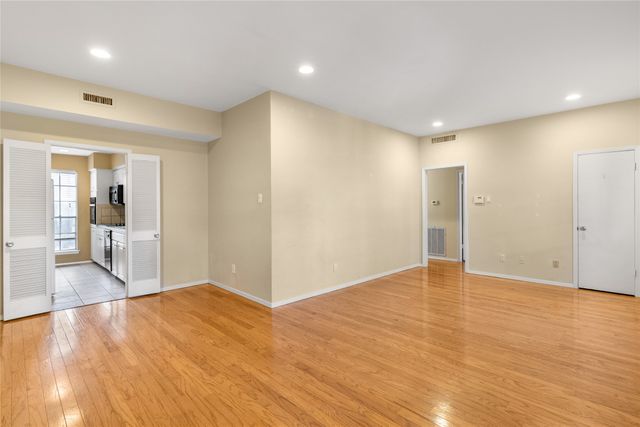 6011 E University Boulevard 247, Dallas, TX 75206