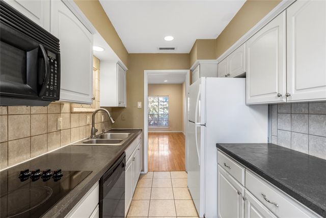 6011 E University Boulevard 247, Dallas, TX 75206
