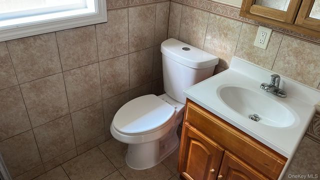 28 Stowe, Hempstead, NY 11550