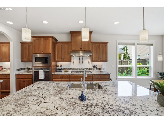 5805 Ne 121ST Way, Vancouver, WA 98686