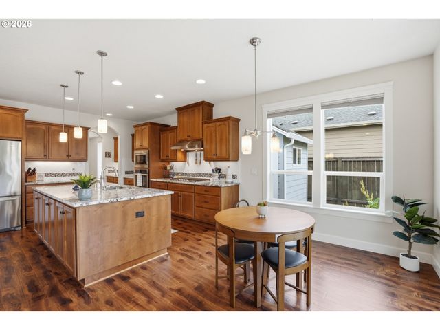 5805 Ne 121ST Way, Vancouver, WA 98686