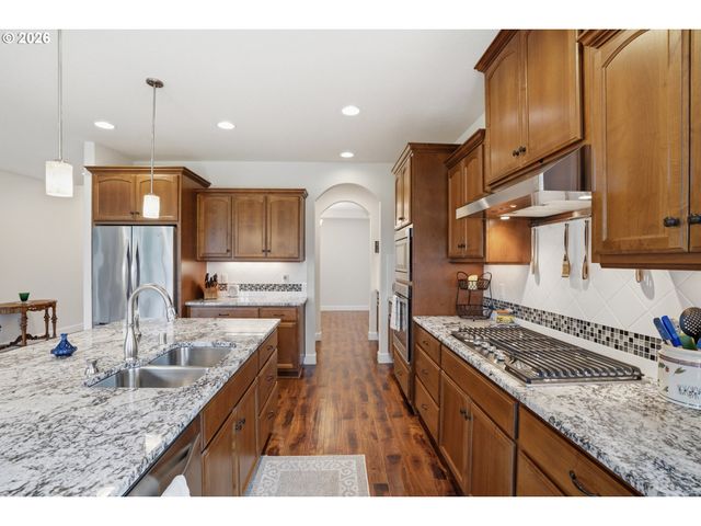 5805 Ne 121ST Way, Vancouver, WA 98686
