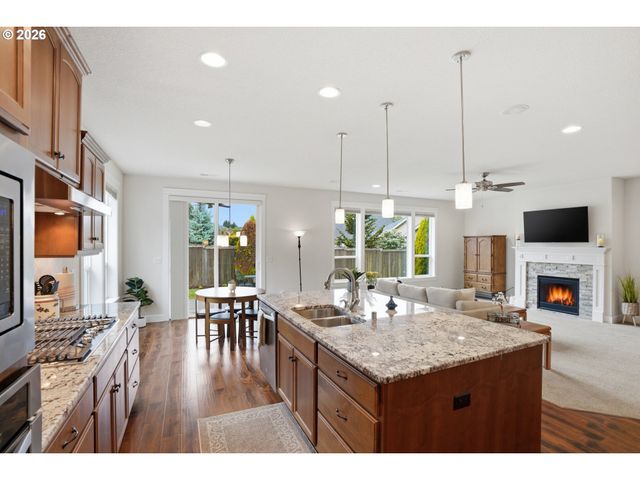 5805 Ne 121ST Way, Vancouver, WA 98686