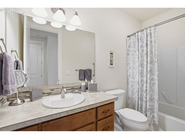 5805 Ne 121ST Way, Vancouver, WA 98686