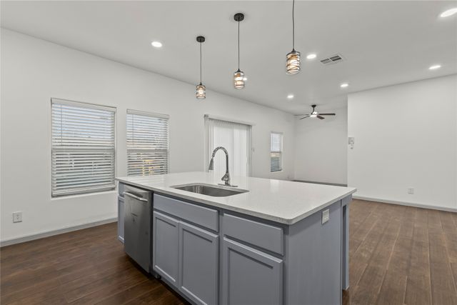 1207 E Russell Avenue, Carrollton, TX 75006