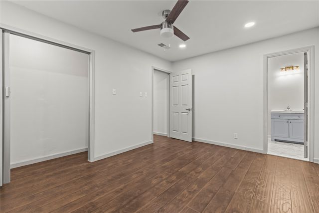 1207 E Russell Avenue, Carrollton, TX 75006