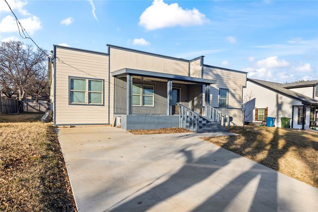 1207 E Russell Avenue, Carrollton, TX 75006