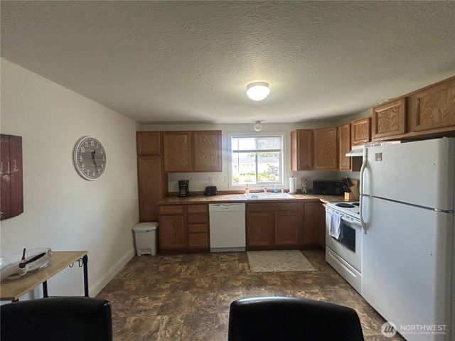 1431 W Sunset Drive, Moses Lake, WA 98837