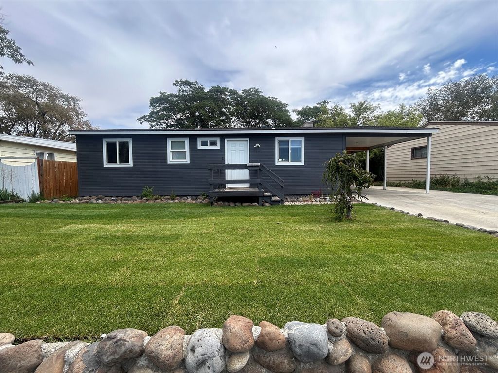 1431 W Sunset Drive, Moses Lake, WA 98837