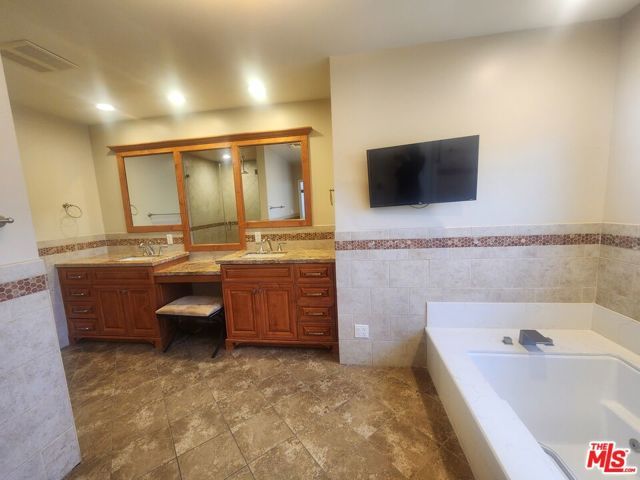 1626 S Canfield Avenue, Los Angeles, CA 90035