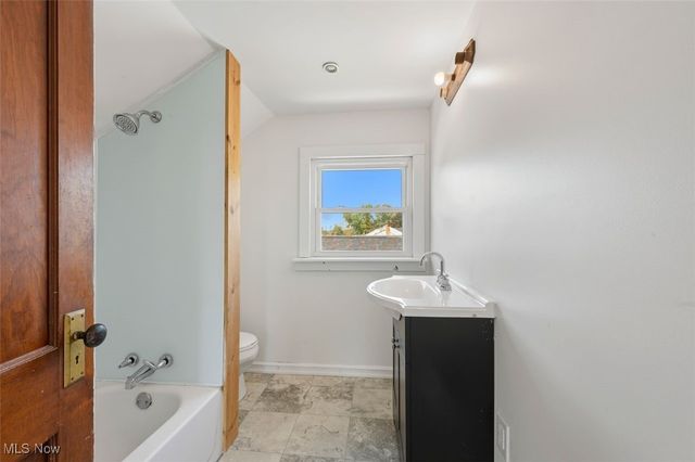 236 N Plum Street, Gnadenhutten, OH 44629