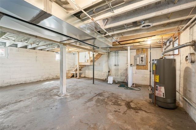 236 N Plum Street, Gnadenhutten, OH 44629