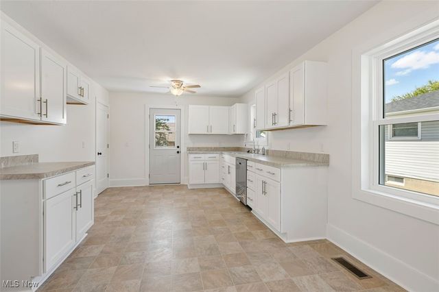 236 N Plum Street, Gnadenhutten, OH 44629