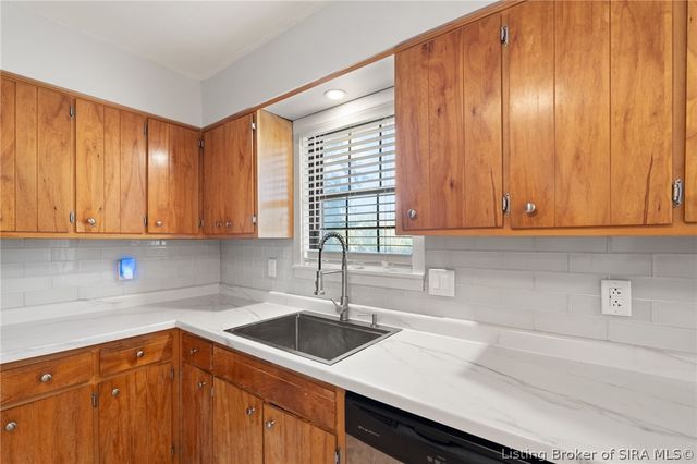 1612 National Avenue, Jeffersonville, IN 47130