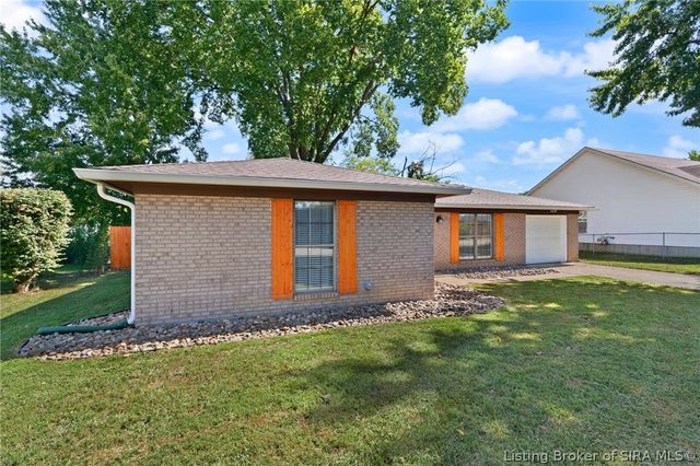 1612 National Avenue, Jeffersonville, IN 47130