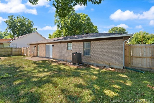 1612 National Avenue, Jeffersonville, IN 47130
