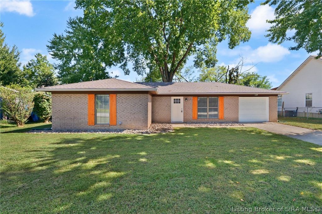 1612 National Avenue, Jeffersonville, IN 47130