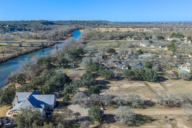 1117 S Madison Street, La Grange, TX 78945