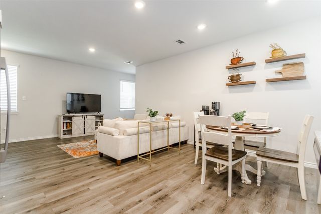 5513 Topwater Trail, Fort Worth, TX 76119