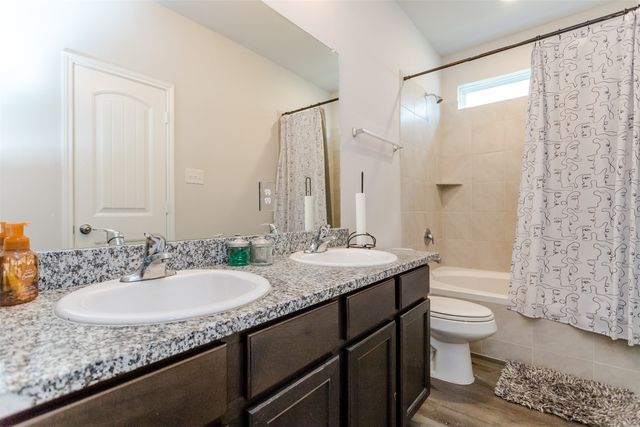 5513 Topwater Trail, Fort Worth, TX 76119