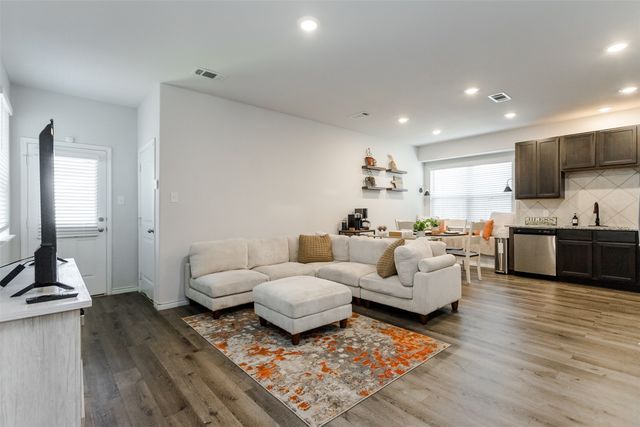 5513 Topwater Trail, Fort Worth, TX 76119