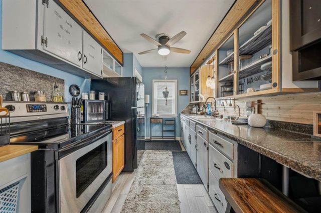1525 Lee Street, Eau Claire, WI 54701