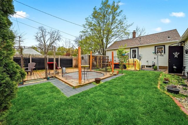1525 Lee Street, Eau Claire, WI 54701