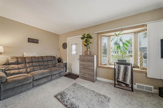 1525 Lee Street, Eau Claire, WI 54701
