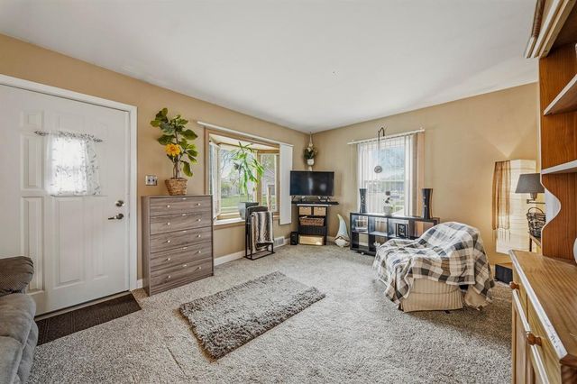 1525 Lee Street, Eau Claire, WI 54701