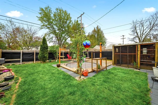 1525 Lee Street, Eau Claire, WI 54701