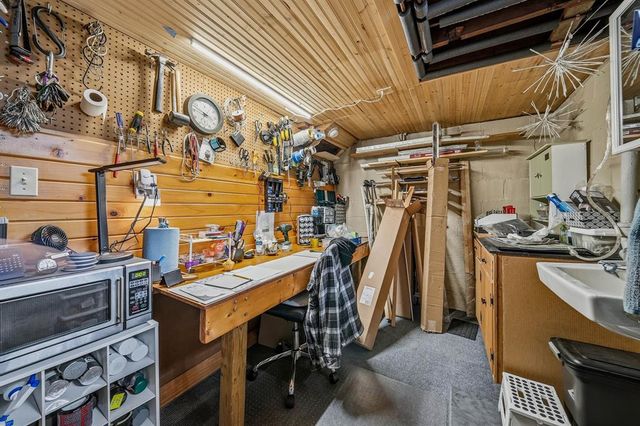 1525 Lee Street, Eau Claire, WI 54701